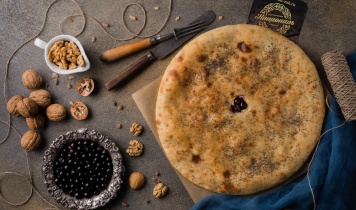 ГАГАДЖЫН    1 кг. 
(с черной смородиной и грецким орехом) ГАГАДЖЫН    1 кг. 
(с черной смородиной и грецким орехом)