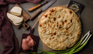 УРСДОН    1 кг. 
(с курицей, сыром и томатами) УРСДОН    1 кг. 
(с курицей, сыром и томатами)