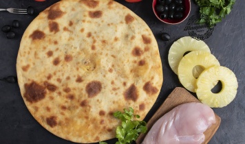 ШАЛДОН    1кг.
(с курицей, сыром и ананасом) ШАЛДОН    1кг.
(с курицей, сыром и ананасом)